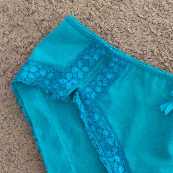 Intimate Moments Panty. Size M - Picture 2 of 9